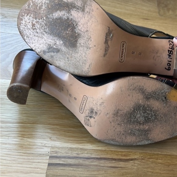 Authentic Women’s Coach leather Sandals. Black. Size 8. Block 3.5” heel. - Picture 3 of 6